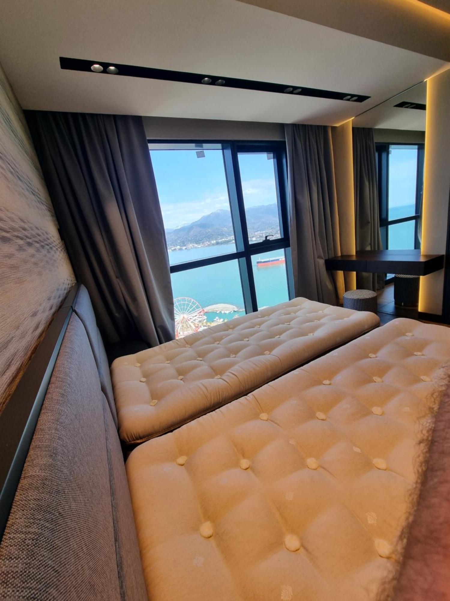 Premium Apartment In Porta Batumi Tower Esterno foto
