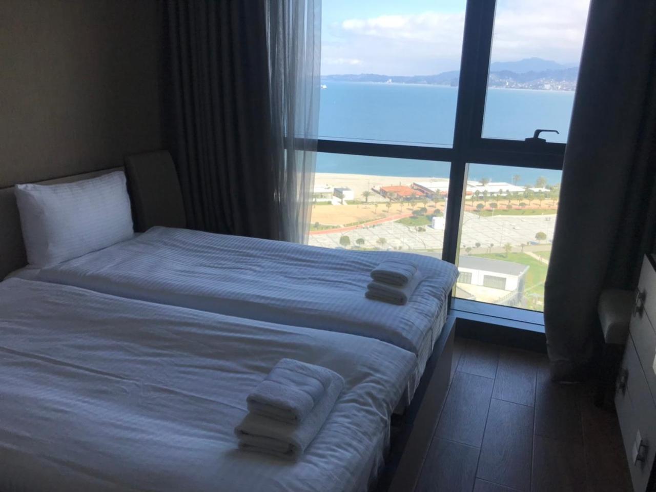 Premium Apartment In Porta Batumi Tower Esterno foto