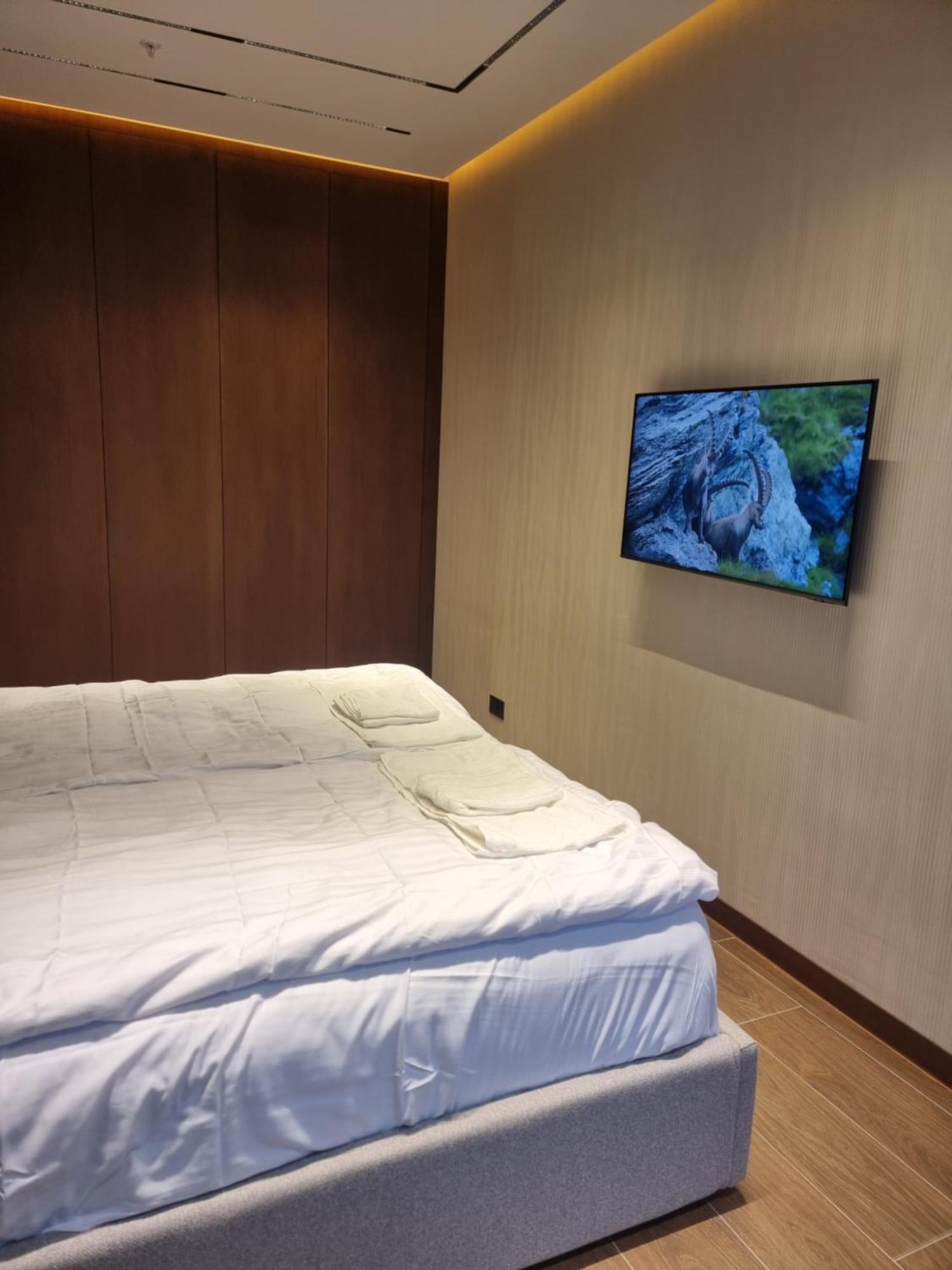 Premium Apartment In Porta Batumi Tower Esterno foto