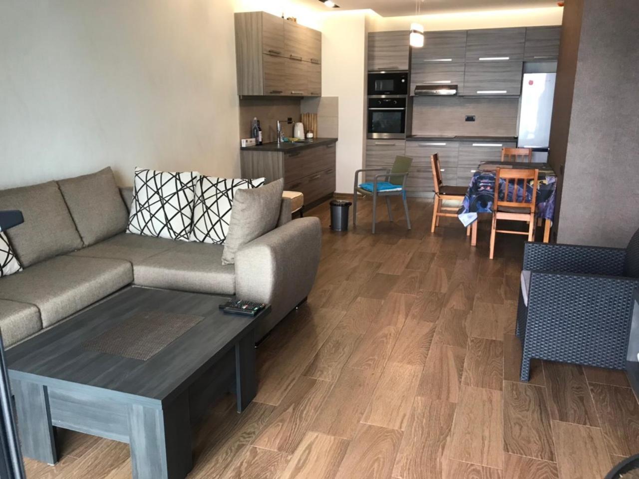 Premium Apartment In Porta Batumi Tower Esterno foto