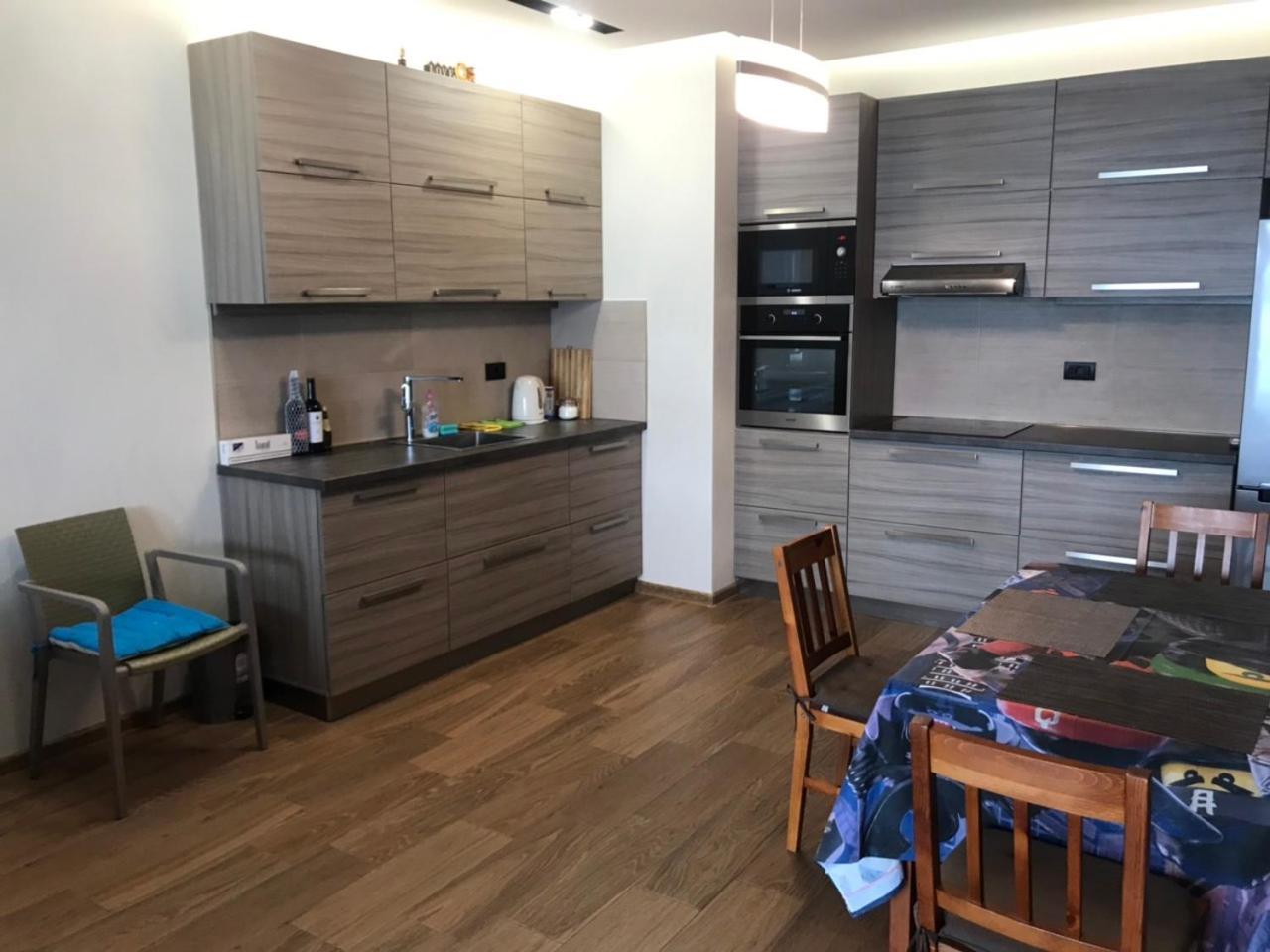 Premium Apartment In Porta Batumi Tower Esterno foto