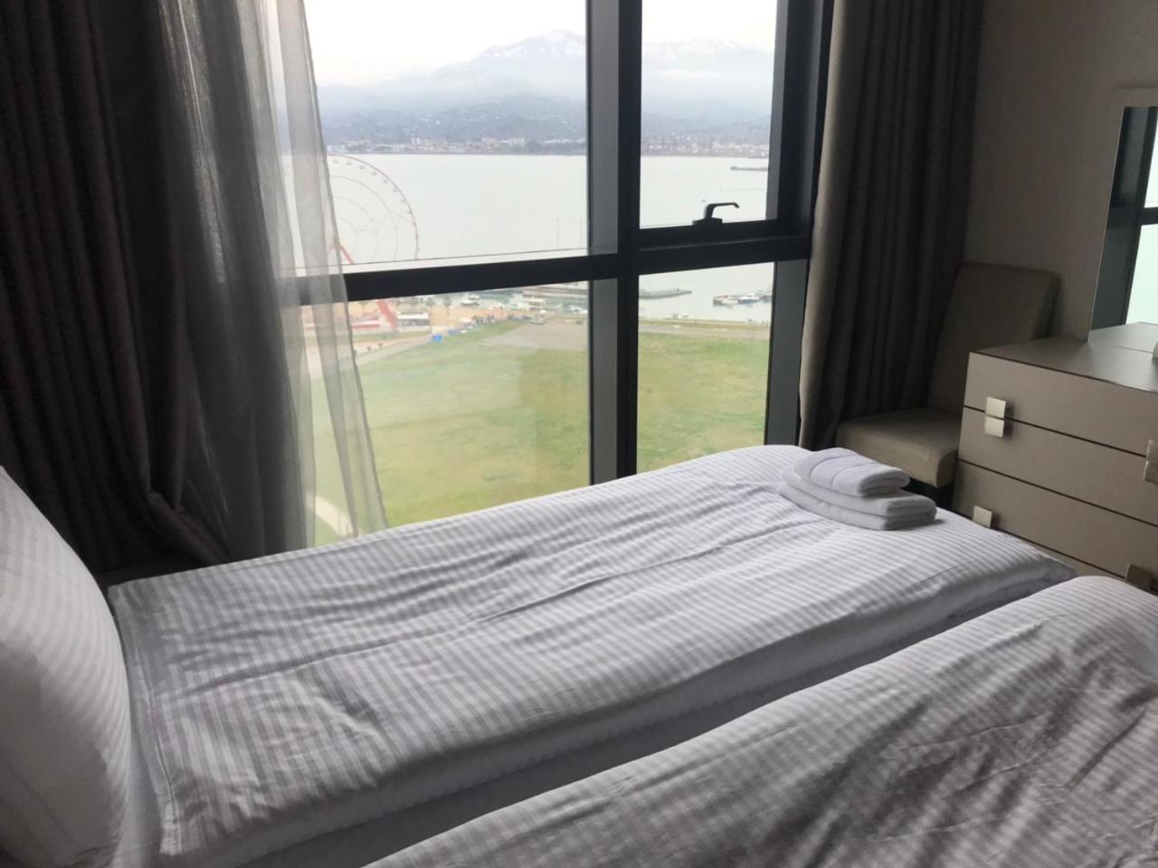 Premium Apartment In Porta Batumi Tower Esterno foto